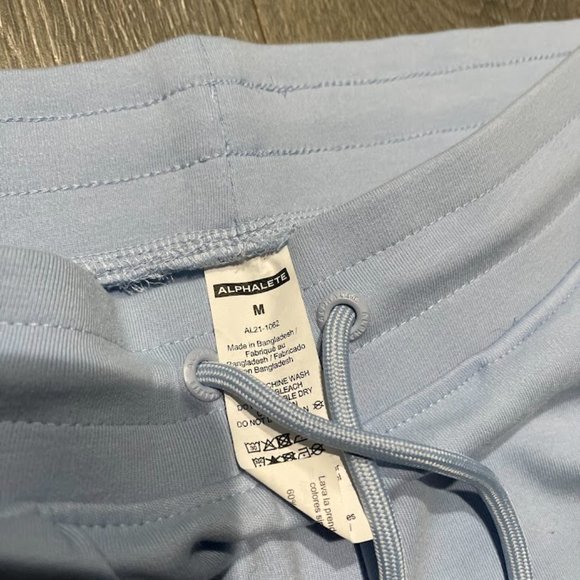 COPY - Alphalete Women's Core Shorts | Baby Blue | Size Medium - Picture 7 of 9